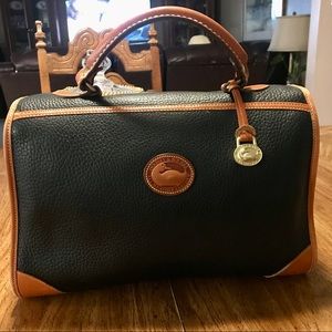 Vintage 90’s Dooney and Bourke satchel bag